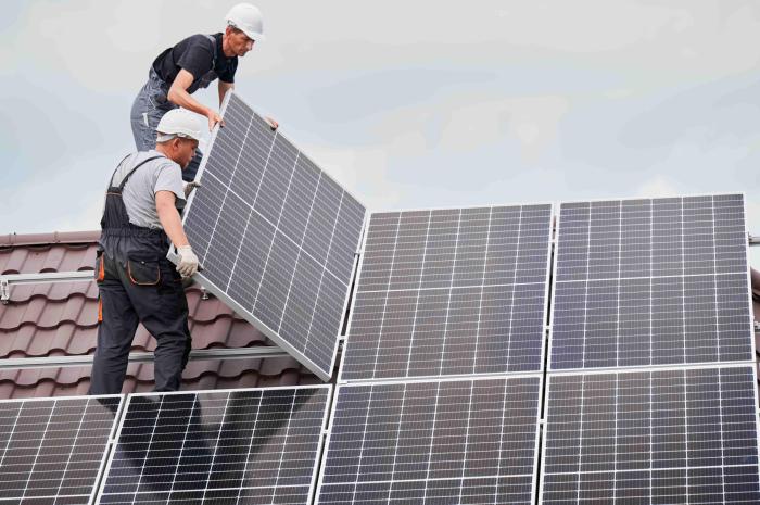 Maximize Savings: Evaluate Roof for Solar Panel Installation and ...
